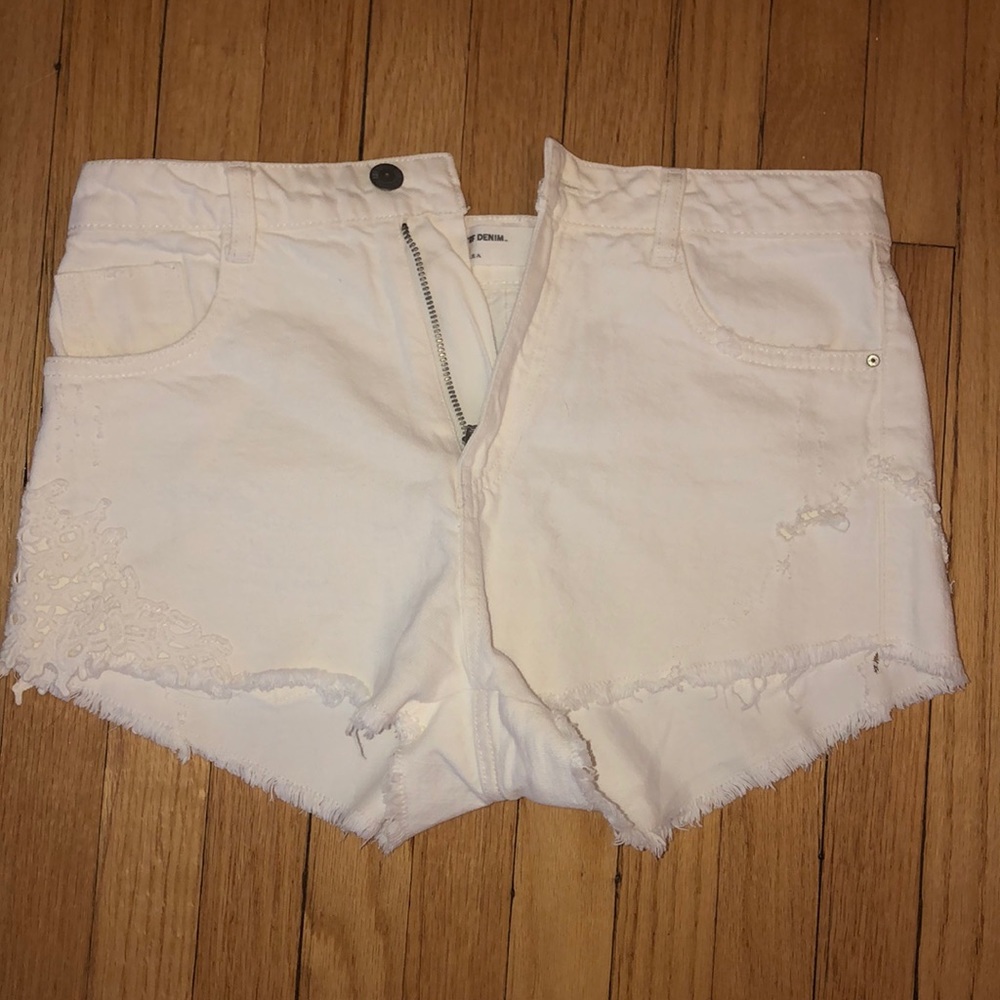 White denim shorts from Zara